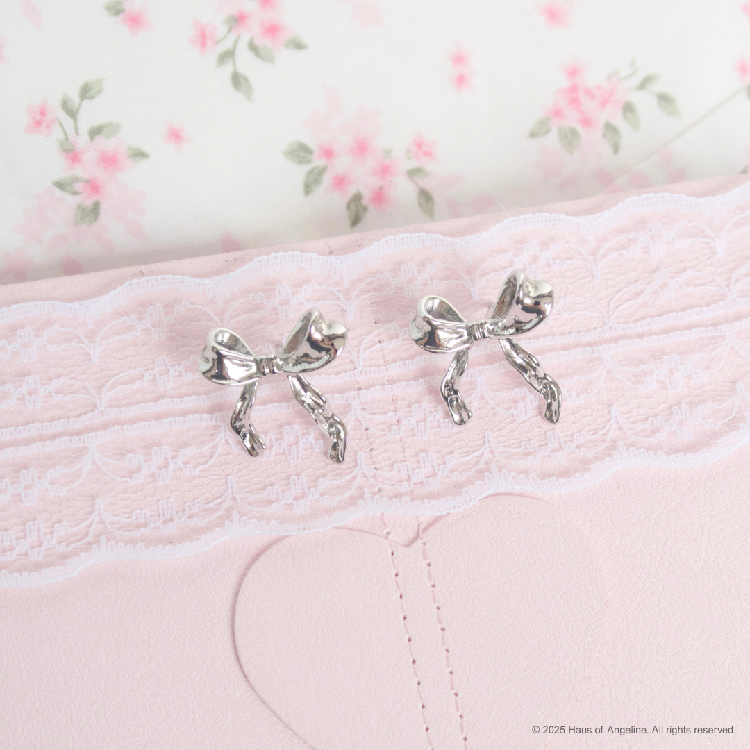 Babydoll Ribbon Earrings in Silver