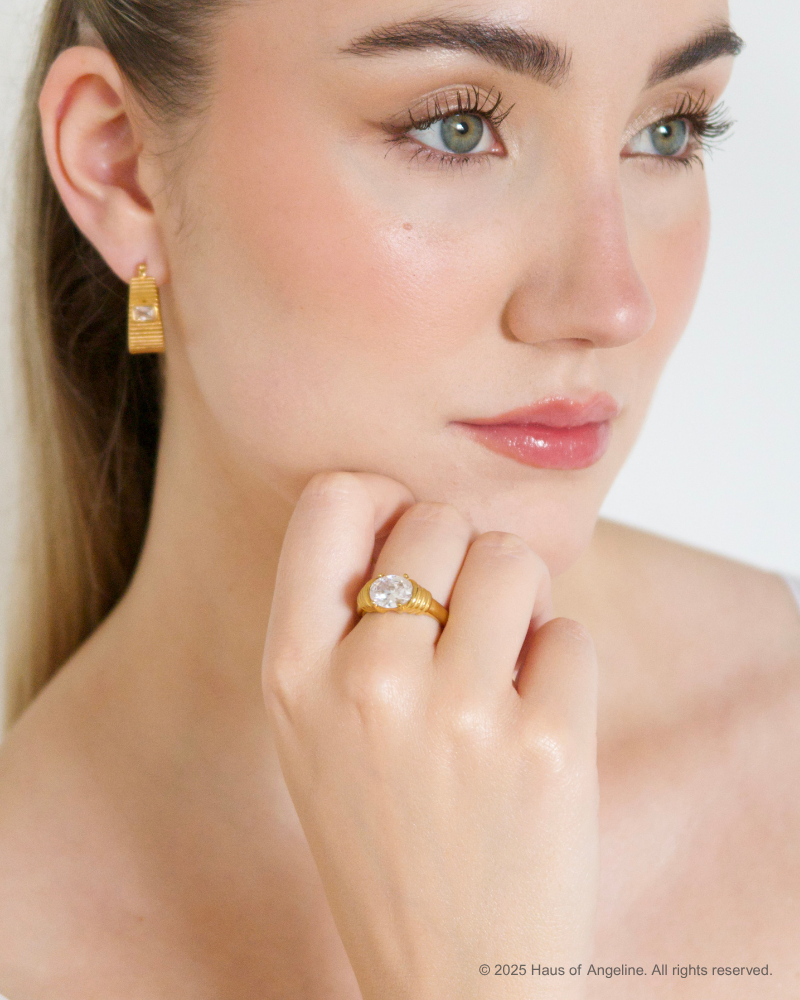 Bella Vintage Ring in White