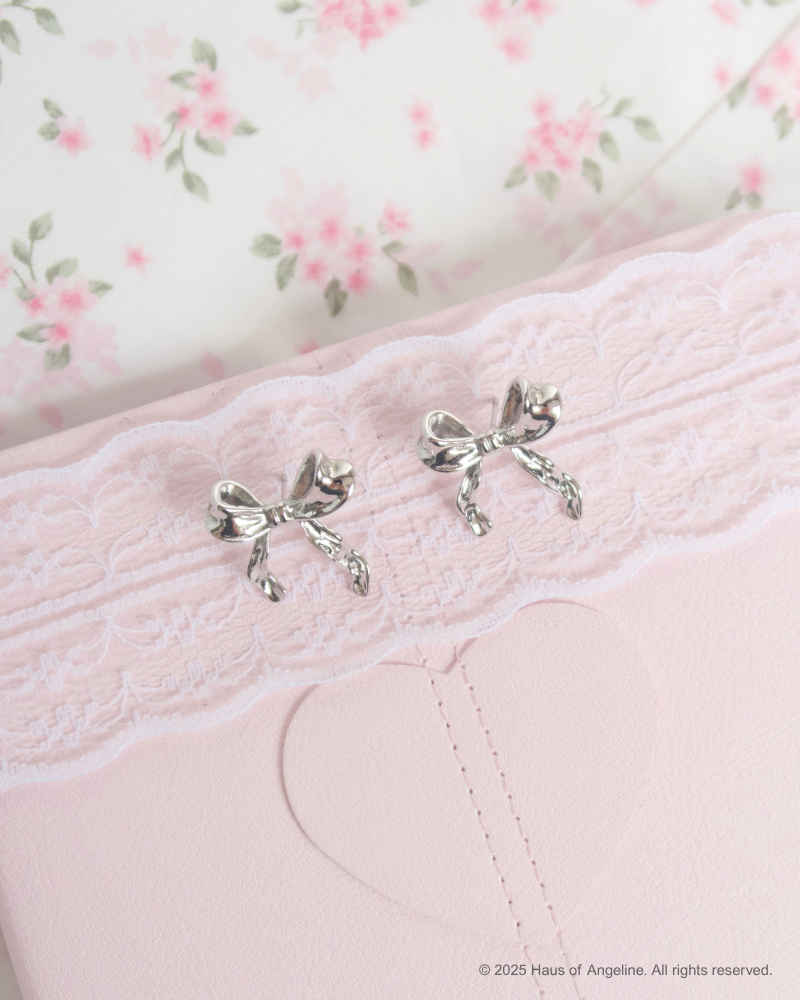 Babydoll Ribbon Earrings in Silver