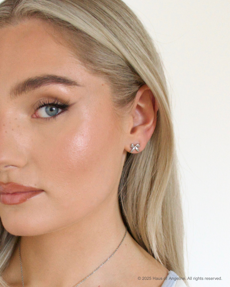 Small Ribbon Studs in Silver