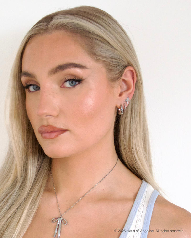 Small Ribbon Studs in Silver