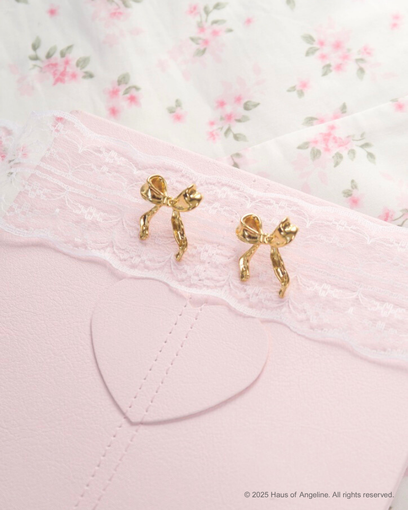 Babydoll Ribbon Earrings in Gold