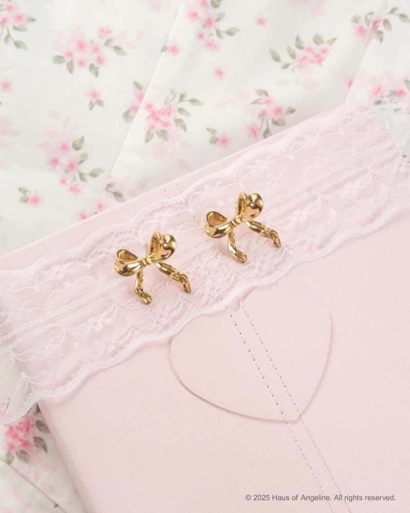 Babydoll Ribbon Earrings in Gold