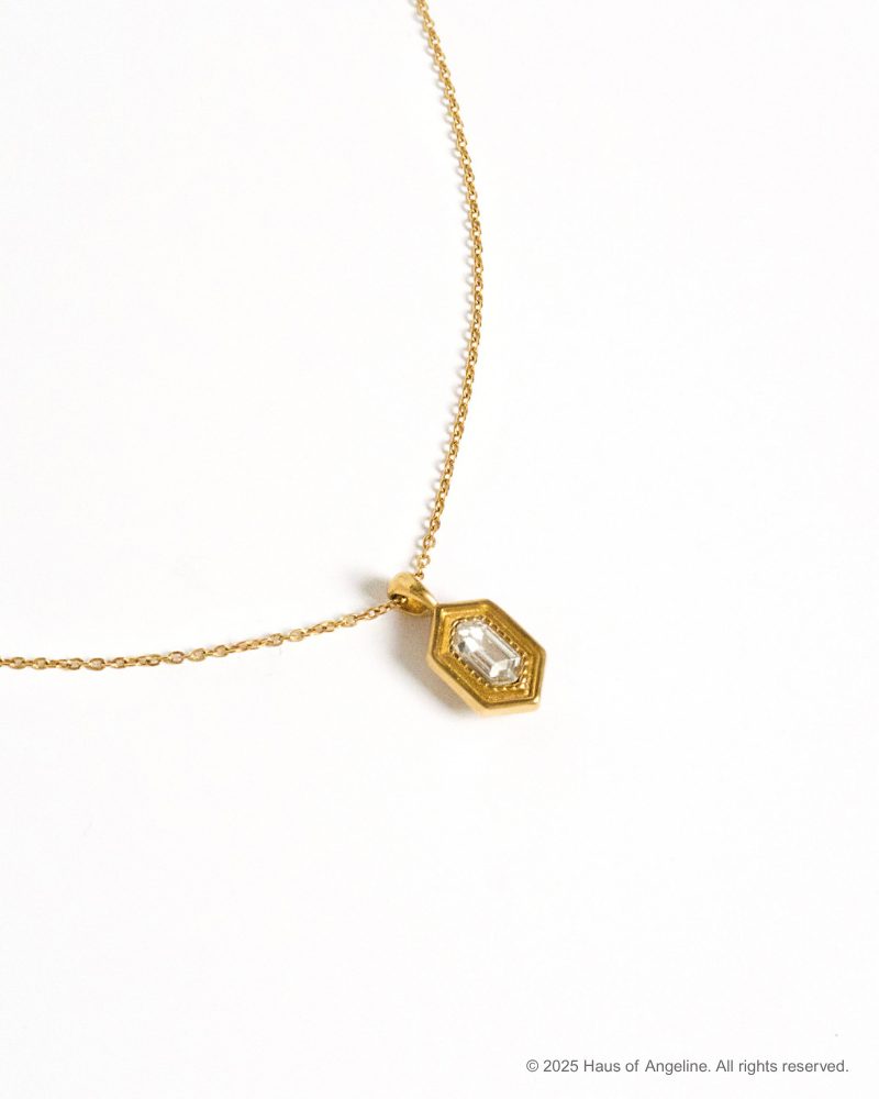 Dolce Vita Vintage Pendant Necklace