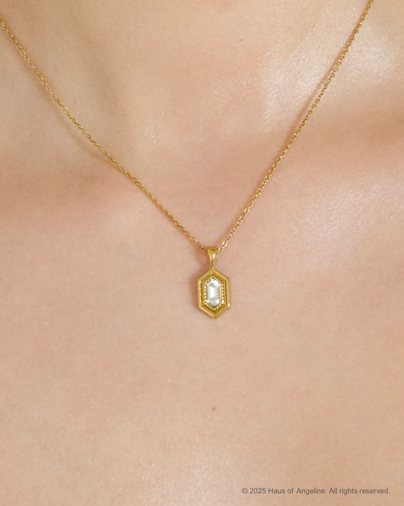 Dolce Vita Vintage Pendant Necklace