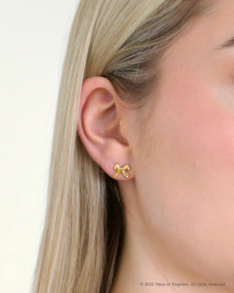 Small Ribbon Studs in Gold