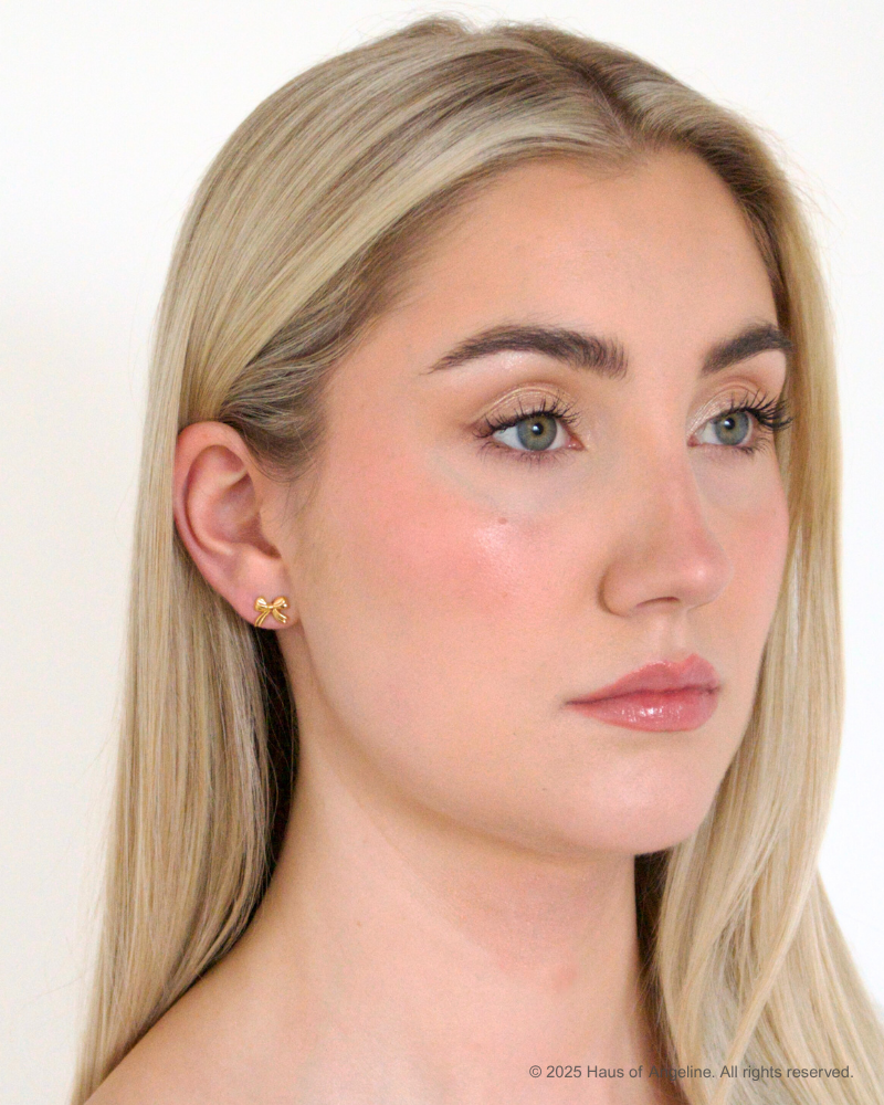 Small Ribbon Studs in Gold