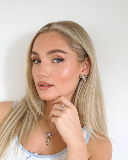 Babydoll Ribbon Earrings in Silver
