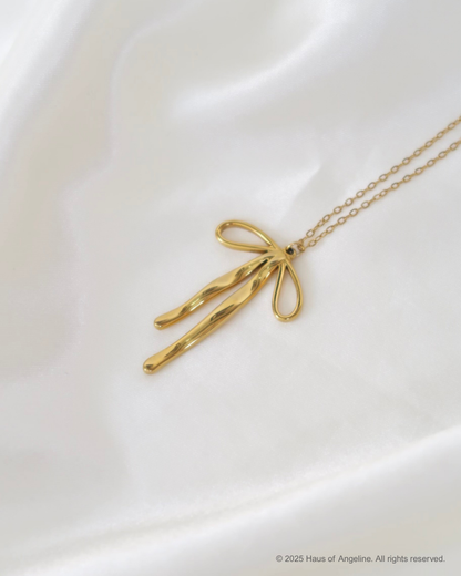 Ribbon Necklace in Gold