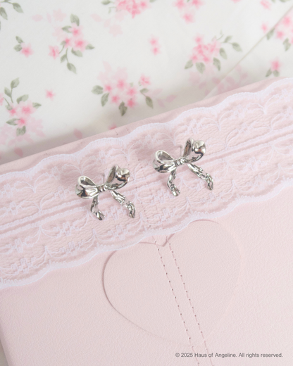 Babydoll Ribbon Earrings in Silver
