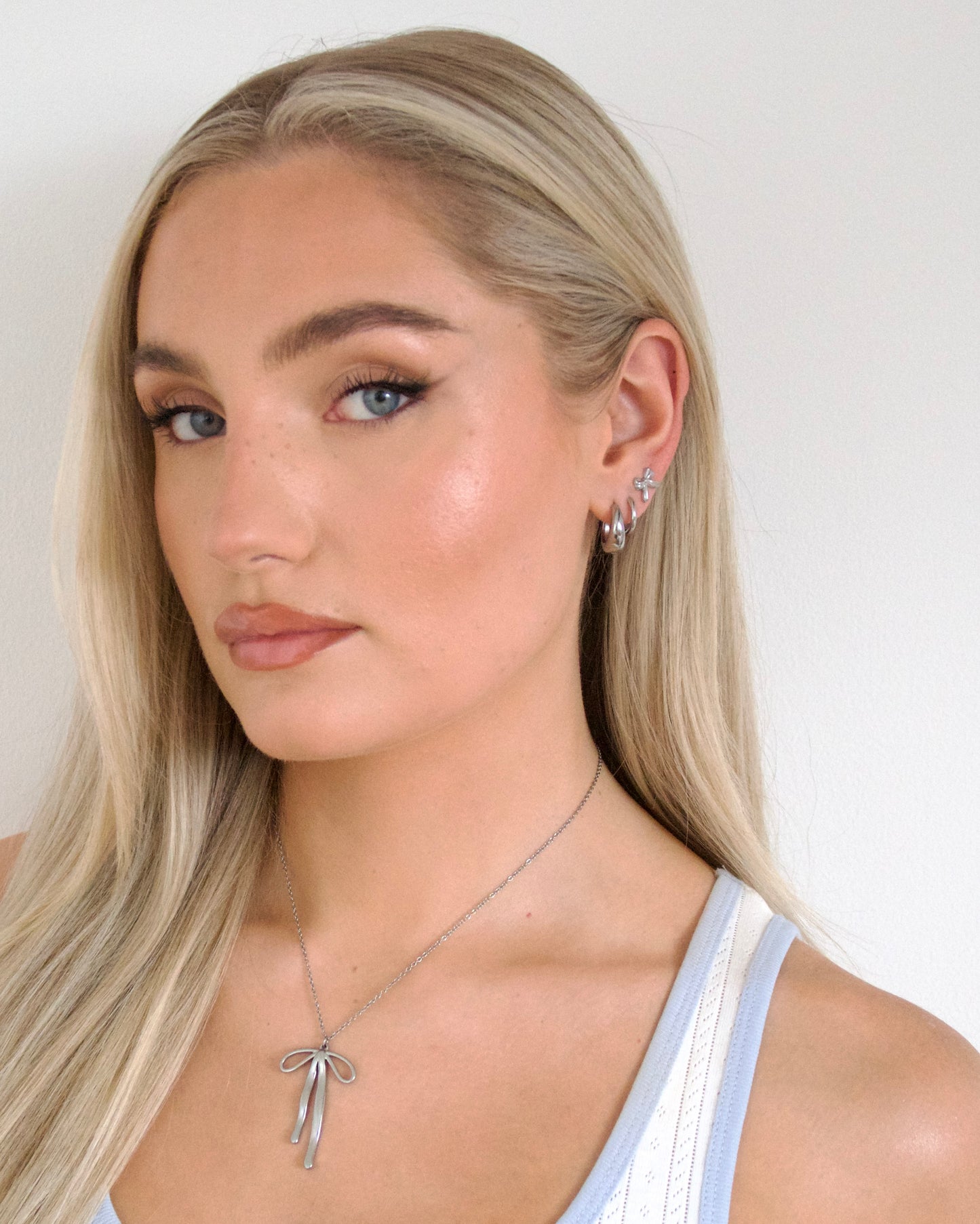 Small Ribbon Studs in Silver