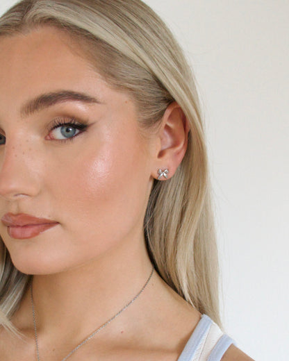 Small Ribbon Studs in Silver