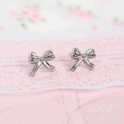 Small Ribbon Studs in Silver